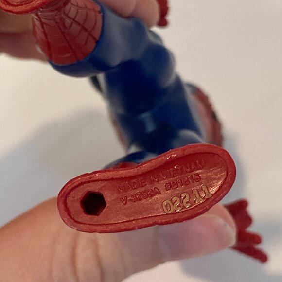 Spider-Man Action Figure 6" Marvel Hasbro 2015 Toy Comic Super Hero - Picture 3 of 8